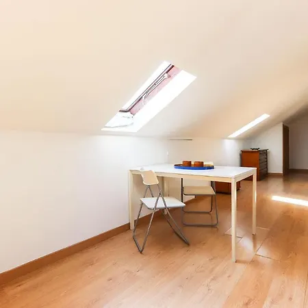 Sunny Attic Loft By Homing * Lissabon