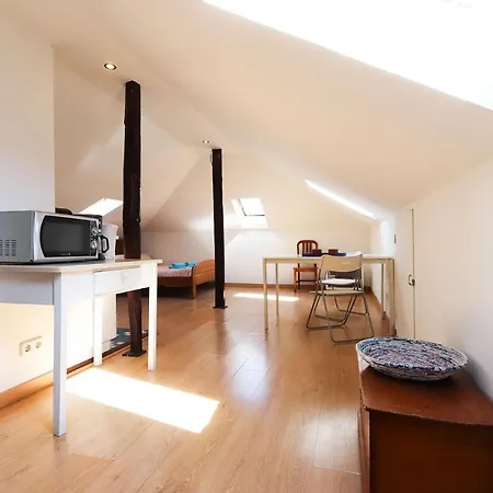 Sunny Attic Loft By Homing Lissabon